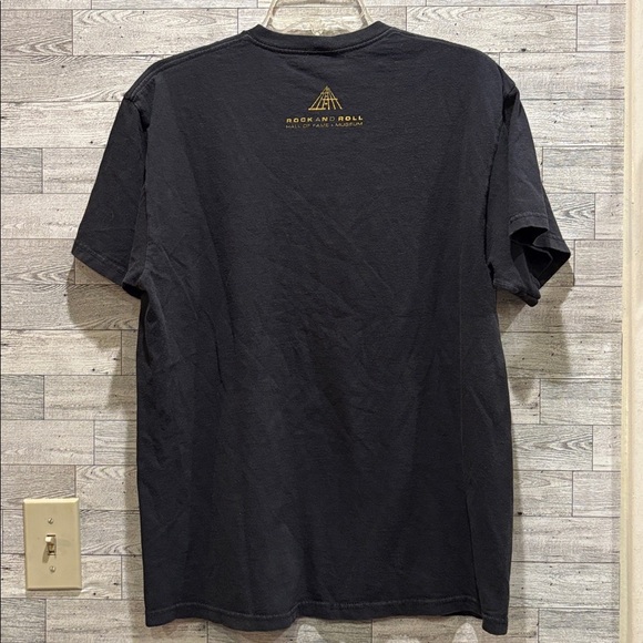 Rock and Roll hall of fame Museum Black Tee with Gold Graphic - Picture 3 of 4